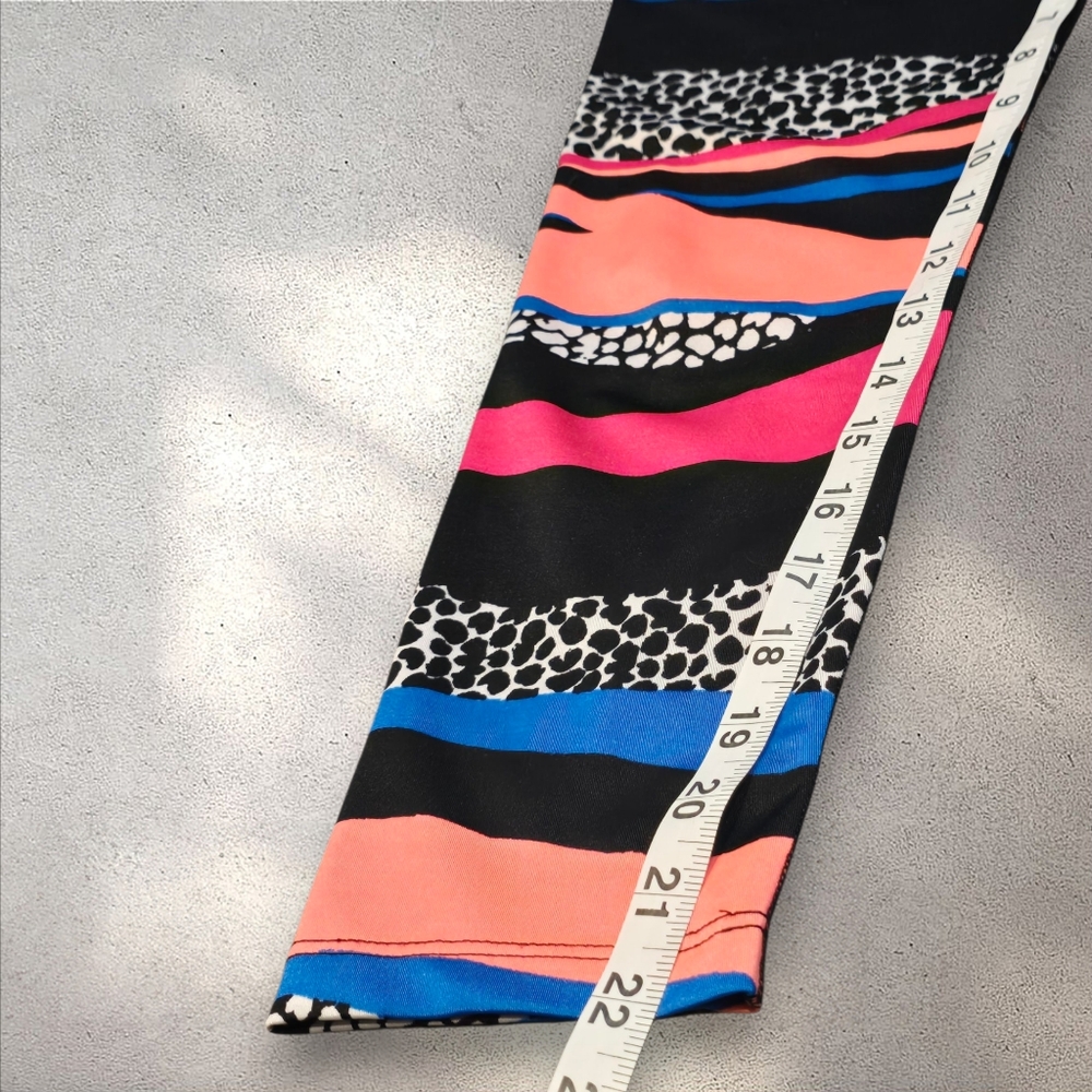 Beyond Yoga Multi-Color Cropped Leggings Size Small - Picture 6 of 8
